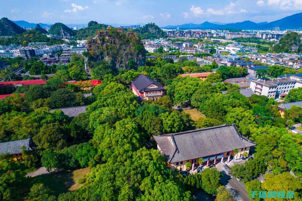 高空中的风景：摄影师眼中的独特世界 (高空的风景怎么形容)