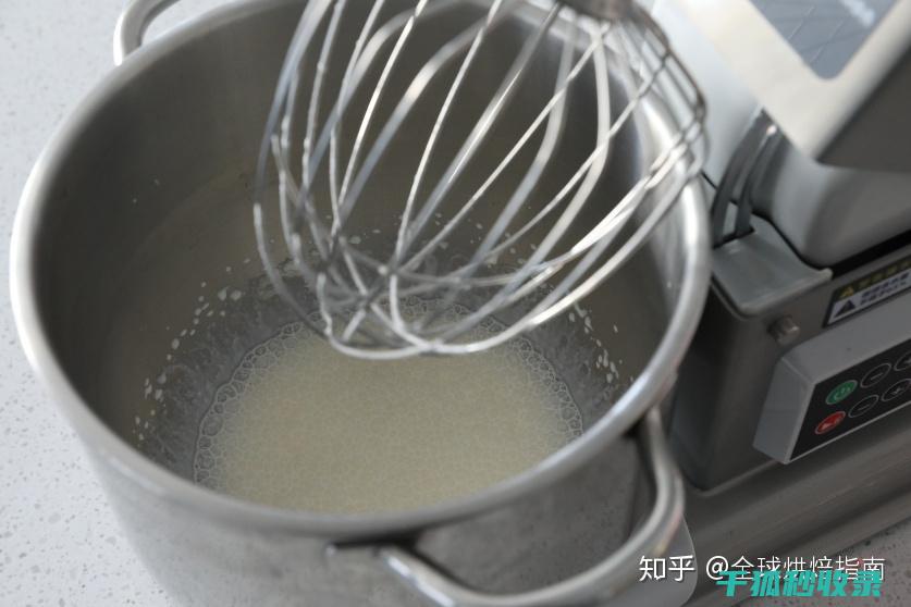 打发奶油稳定技巧，让你的甜品更具层次感 (打发奶油稳定不化的窍门)